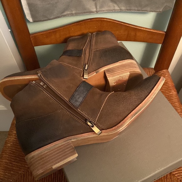 EUC Antelope booties size 39/8-8 1/2 - Picture 4 of 6